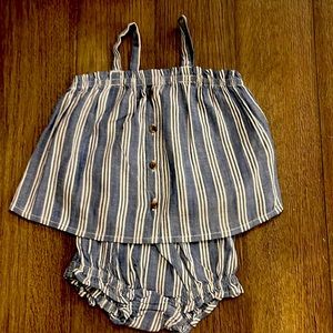 COPY - Cute Old Navy Summer Set w/top & bloomers. Size 6-12 months.